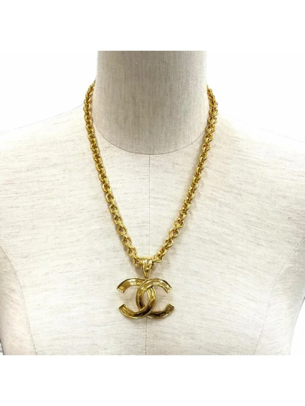 Chanel 94P Vintage CC Logo Chain Pendant Gold Necklace